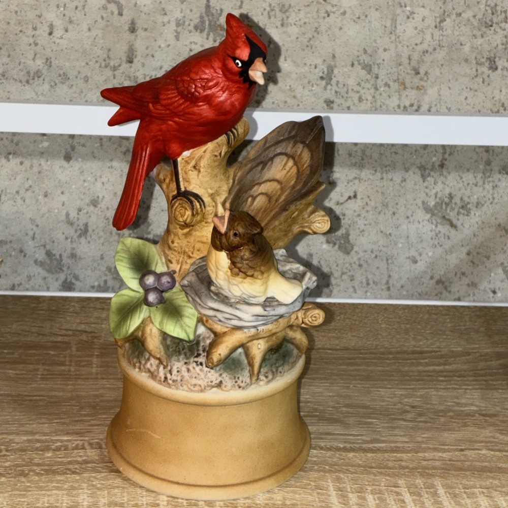 Vintage Shafford‎ Ceramic "Cardinal and Baby Bird" Music Box Japan